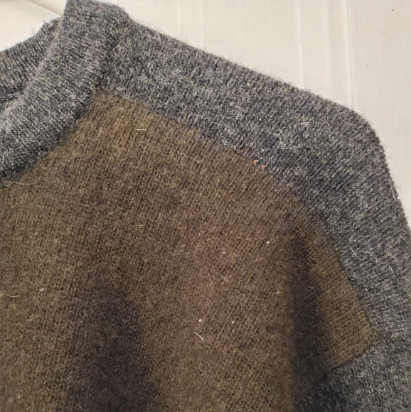 Hugo Boss Sweater 100% lambs wool size L - Picture 4 of 5